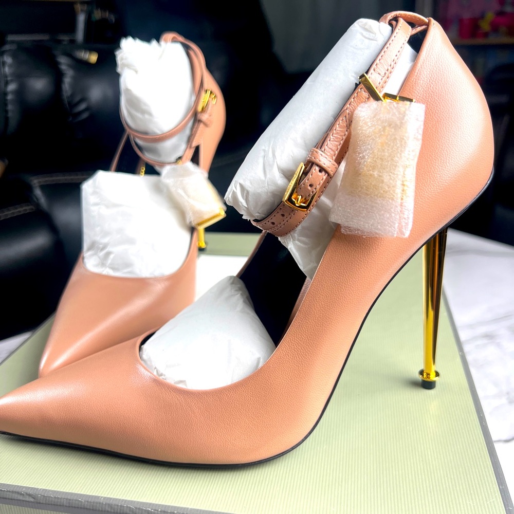 Tom ford padlock embellished leather pumps